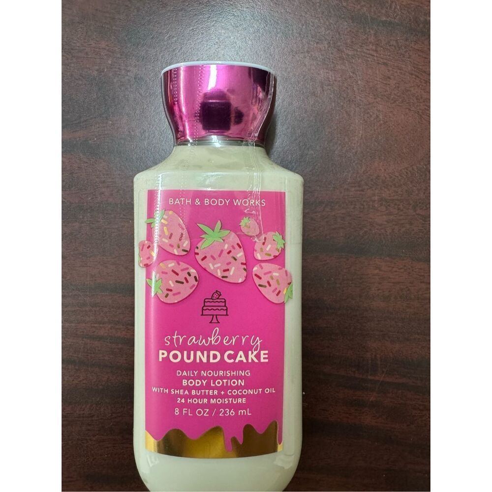 NWT Bath & Body Works Strawberry Pound Cake Body Lotion 8 fl oz